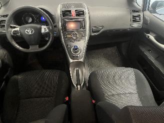 Toyota Auris Auris (E15) Hatchback 1.8 16V HSD Full Hybrid (2ZRFXE) [100kW]  (09-20=
10/09-2012) picture 17