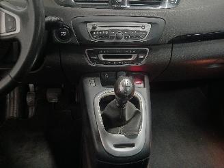 Renault Scenic Grand Scénic III (JZ) MPV 1.6 dCi (R9M-402(R9M-A4)) [96kW]  (04-2011=
/12-2016) picture 17
