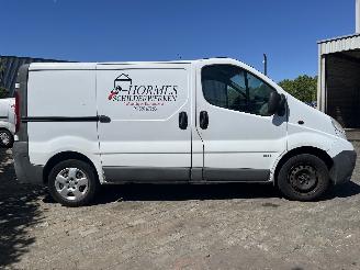 Opel Vivaro Vivaro Van 2.0 CDTI (M9R-788) [84kW]  (08-2006/07-2014) picture 8
