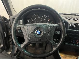 BMW 5-serie 5 serie (E34) Sedan 525i 24V (M50-B25(256S2)) [141kW]  (03-1990/08-199=
5) picture 16