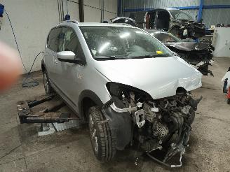 Volkswagen Up! Up! (121) Hatchback 1.0 12V 75 (CWRA) [55kW]  (08-2011/11-2019) picture 2