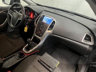Opel Astra Astra J (PC6/PD6/PE6/PF6) Hatchback 5-drs 1.6 16V (A16XER(Euro 5)) [85=
kW]  (12-2009/10-2015) picture 8