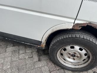 Volkswagen Transporter Transporter T4 Ch.Cab/Pick-up 2.4 D (AAB) [57kW]  (09-1990/04-1998) picture 9