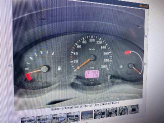Nissan Micra Micra (K11) Hatchback 1.4 16V (CGA3DE) [60kW]  (09-2000/02-2003) picture 2