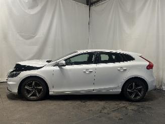 Volvo V-40 V40 (MV) Hatchback 5-drs 2.0 D2 16V (D4204T8(Euro 6b)) [88kW]  (02-201=
5/08-2019) picture 4