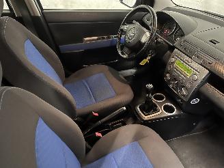 Mazda 2 2 (NB/NC/ND/NE) Hatchback 1.4 16V (FXJA) [58kW]  (04-2003/06-2007) picture 9