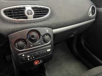 Renault Clio Clio III (BR/CR) Hatchback 1.5 dCi FAP (K9K-770(K9K-67)) [65kW]  (08-2=
010/12-2014) picture 20