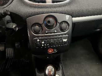 Renault Clio Clio III (BR/CR) Hatchback 1.5 dCi FAP (K9K-770(K9K-67)) [65kW]  (08-2=
010/12-2014) picture 21