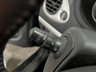 Renault Clio Clio III (BR/CR) Hatchback 1.5 dCi FAP (K9K-770(K9K-67)) [65kW]  (08-2=
010/12-2014) picture 18