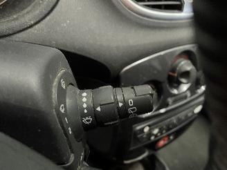 Renault Clio Clio III (BR/CR) Hatchback 1.5 dCi FAP (K9K-770(K9K-67)) [65kW]  (08-2=
010/12-2014) picture 19