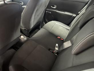 Renault Clio Clio III (BR/CR) Hatchback 1.5 dCi FAP (K9K-770(K9K-67)) [65kW]  (08-2=
010/12-2014) picture 14