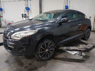  Renault Mégane Megane III Coupe (DZ) Hatchback 3-drs 1.6 16V (K4M-858(K4M-R8)) [81kW]=
  (11-2008/08-2015) 2010/3