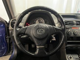 Lexus IS IS (E1) Sedan 200 2.0 24V (1G-FE) [114kW]  (04-1999/07-2005) picture 19