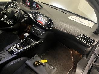Peugeot 308 308 SW (L4/L9/LC/LJ/LR) Combi 5-drs 1.2 12V e-THP PureTech 130 (EB2DTS=
(HNY)) [96kW]  (03-2014/06-2021) picture 8