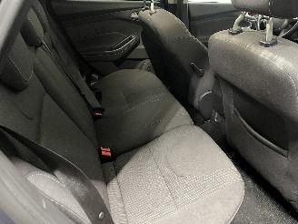 Ford Focus Focus 3 Wagon Combi 1.6 TDCi ECOnetic (NGDB) [77kW]  (05-2012/05-2018)= picture 9