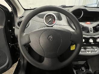 Renault Twingo Twingo II (CN) Hatchback 3-drs 1.2 16V (D4F-770) [55kW]  (03-2007/09-2=
014) picture 15