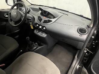 Renault Twingo Twingo II (CN) Hatchback 3-drs 1.2 16V (D4F-770) [55kW]  (03-2007/09-2=
014) picture 7