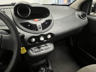 Renault Twingo Twingo II (CN) Hatchback 3-drs 1.2 16V (D4F-770) [55kW]  (03-2007/09-2=
014) picture 13