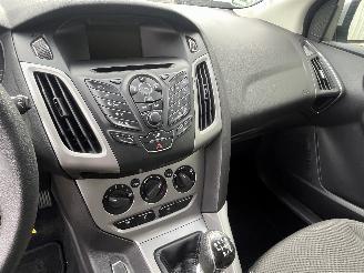 Ford Focus Focus 3 Wagon Combi 1.0 Ti-VCT EcoBoost 12V 125 (M1DC) [92kW]  (02-201=
2/05-2018) picture 16