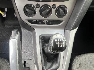 Ford Focus Focus 3 Wagon Combi 1.0 Ti-VCT EcoBoost 12V 125 (M1DC) [92kW]  (02-201=
2/05-2018) picture 17