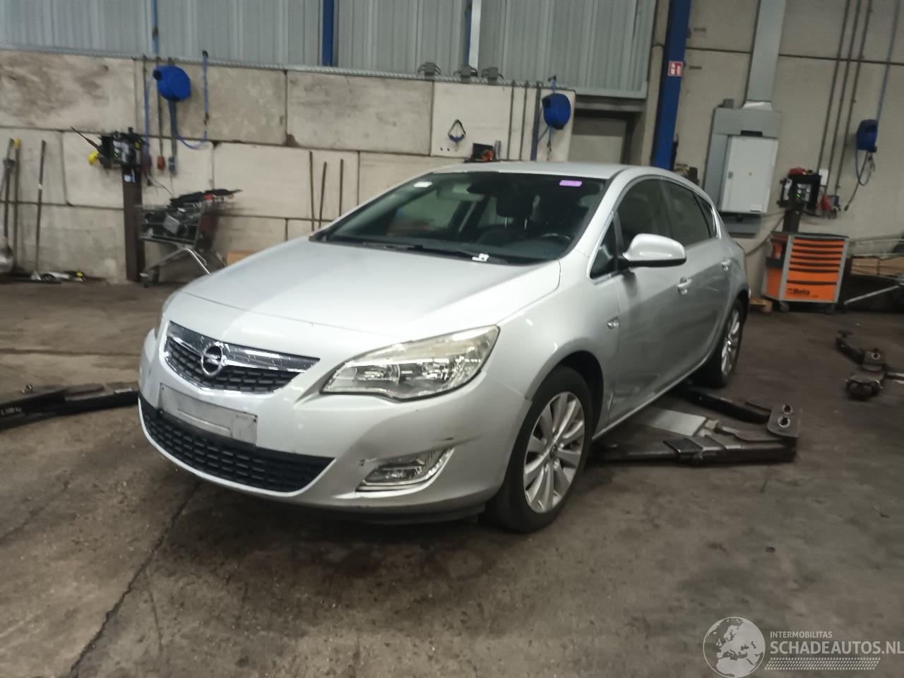 Opel Astra Astra J (PC6/PD6/PE6/PF6) Hatchback 5-drs 1.7 CDTi 16V 110 (A17DTJ) [8=
1kW]  (09-2009/02-2014)