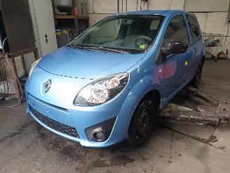Vrakbiler auto Renault Twingo Twingo II (CN) Hatchback 3-drs 1.5 dCi 90 FAP (K9K-820(K9K-P8)) [63kW]=
  (10-2010/09-2014) 2011/7