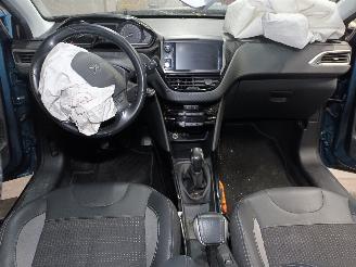 Peugeot 2008 2008 (CU) MPV 1.2 12V e-THP PureTech 110 (EB2DT(HNZ)) [81kW]  (01-2015=
/12-2019) picture 5