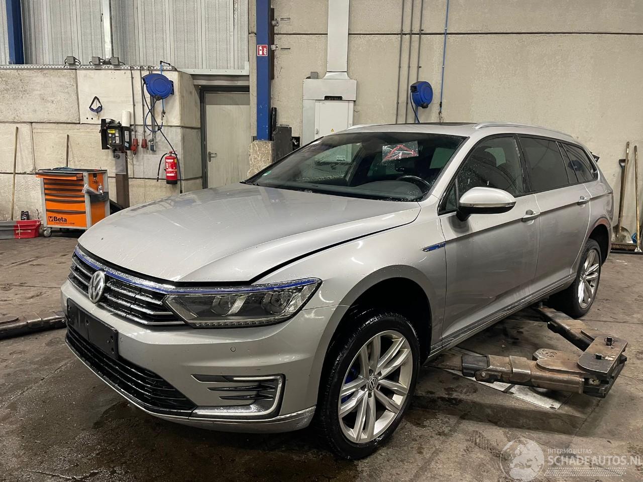 Volkswagen Passat Passat Variant (3G5) Combi 1.4 GTE Hybrid 16V (CUKC) [115kW]  (06-2015=
/...)