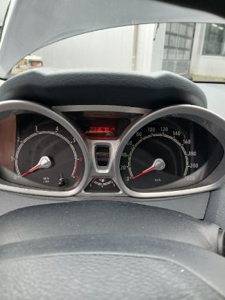Ford Fiesta Fiesta 6 (JA8) Hatchback 1.4 16V (SPJE) [71kW]  (10-2008/06-2017) picture 2