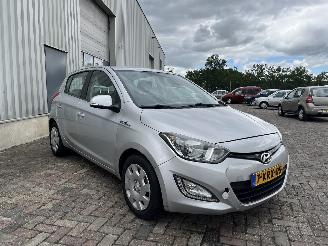 Hyundai I-20 i20 Hatchback 1.2i 16V (G4LA) [63kW]  (03-2012/12-2015) picture 6