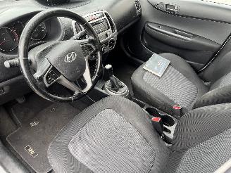 Hyundai I-20 i20 Hatchback 1.2i 16V (G4LA) [63kW]  (03-2012/12-2015) picture 12