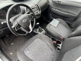 Hyundai I-20 i20 Hatchback 1.2i 16V (G4LA) [63kW]  (03-2012/12-2015) picture 11
