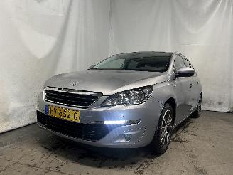 Unfallwagen Peugeot 308 308 SW (L4/L9/LC/LJ/LR) Combi 5-drs 1.2 12V e-THP PureTech 130 (EB2DTS=
(HNY)) [96kW]  (03-2014/06-2021) 2015/12