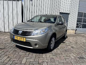 Unfallwagen Dacia Sandero Sandero I (BS) Hatchback 1.6 (K7M-710) [64kW]  (06-2008/12-2012) 2009/6