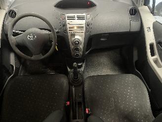 Toyota Yaris Yaris II (P9) Hatchback 1.3 16V VVT-i (2SZFE) [64kW]  (08-2005/11-2010=
) picture 11