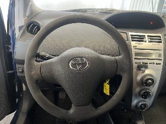 Toyota Yaris Yaris II (P9) Hatchback 1.3 16V VVT-i (2SZFE) [64kW]  (08-2005/11-2010=
) picture 17