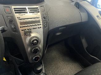 Toyota Yaris Yaris II (P9) Hatchback 1.3 16V VVT-i (2SZFE) [64kW]  (08-2005/11-2010=
) picture 16