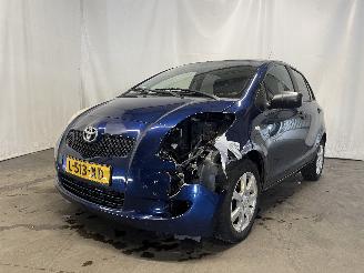 krockskadad bil auto Toyota Yaris Yaris II (P9) Hatchback 1.3 16V VVT-i (2SZFE) [64kW]  (08-2005/11-2010=
) 2009/3
