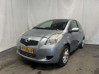 Voiture accidenté Toyota Yaris Yaris II (P9) Hatchback 1.0 12V VVT-i (1KR-FE) [51kW]  (08-2005/12-201=
1) 2006/10