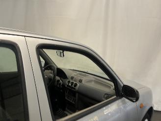 Nissan Micra Micra (K11) Hatchback 1.4 16V (CGA3DE) [60kW]  (09-2000/02-2003) picture 7