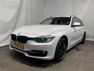 Schadeauto BMW 3-serie 3 serie Touring (F31) Combi 320i 2.0 16V (N20-B20B) [135kW]  (11-2012/=
06-2015) 2012/12