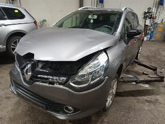 Vrakbiler auto Renault Clio Clio IV Estate/Grandtour (7R) Combi 5-drs 0.9 Energy TCE 90 12V (H4B-4=
00(H4B-A4)) [66kW]  (01-2013/08-2021) 2014/4