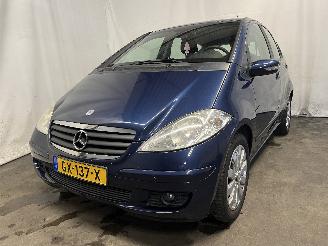 krockskadad bil auto Mercedes A-klasse A (W169) Hatchback 1.5 A-150 (M266.920) [70kW]  (09-2004/06-2012) 2005/11