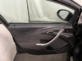 Opel Astra Astra J (PC6/PD6/PE6/PF6) Hatchback 5-drs 1.6 16V (A16XER(Euro 5)) [85=
kW]  (12-2009/10-2015) picture 22