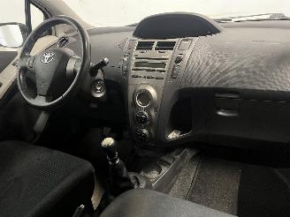Toyota Yaris Yaris II (P9) Hatchback 1.33 16V Dual VVT-I (1NRFE) [74kW]  (11-2008/1=
2-2011) picture 18