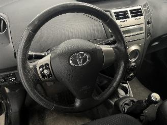 Toyota Yaris Yaris II (P9) Hatchback 1.33 16V Dual VVT-I (1NRFE) [74kW]  (11-2008/1=
2-2011) picture 22