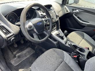 Ford Focus Focus 3 Wagon Combi 1.0 Ti-VCT EcoBoost 12V 125 (M1DA(Euro 5)) [92kW] =
 (02-2012/05-2018) picture 13