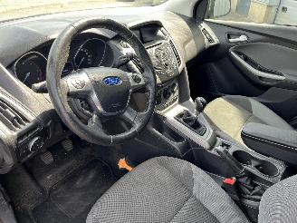 Ford Focus Focus 3 Wagon Combi 1.6 TDCi ECOnetic (NGDB) [77kW]  (05-2012/05-2018)= picture 13