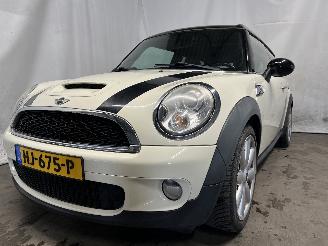 krockskadad bil auto Mini Clubman Clubman (R55) Combi 1.6 16V Cooper S (N14-B16A) [128kW]  (08-2007/07-2=
010) 2009/2