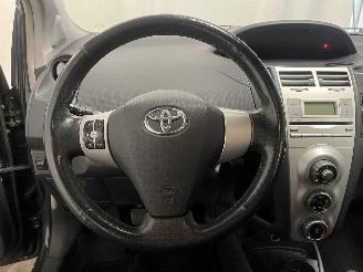 Toyota Yaris Yaris II (P9) Hatchback 1.3 16V VVT-i (2SZFE) [64kW]  (08-2005/11-2010=
) picture 21